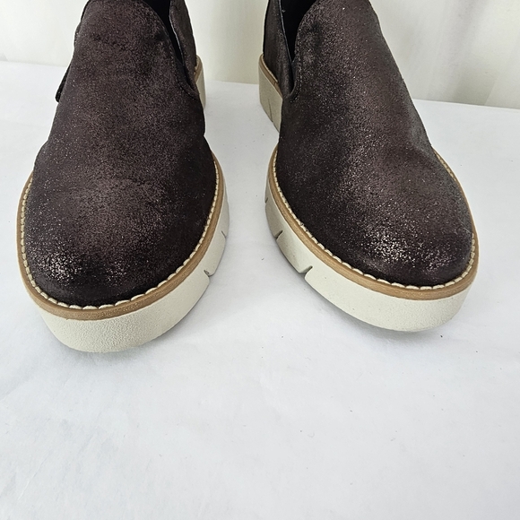 The FLEXX Women's Brown Shimmer Slip-On Sneaker Shoe Size 8 - Picture 7 of 11